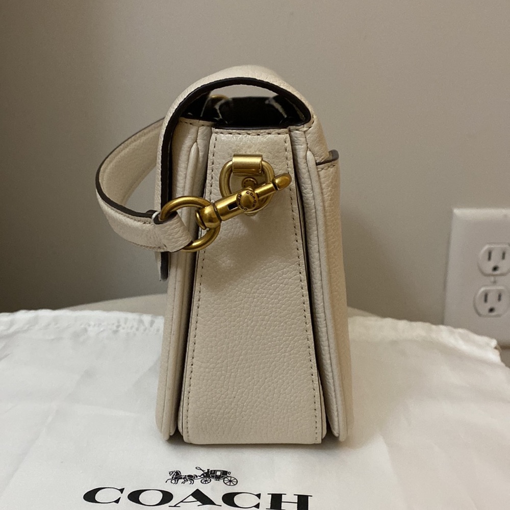 Coach Cream Leather Crossbody Bag with Gold Hardware - Picture 5 of 11